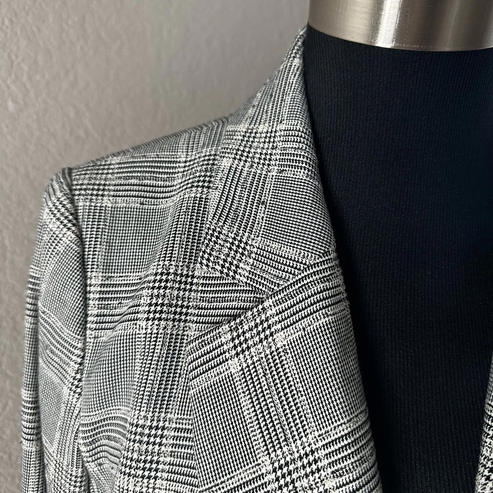 H&M Chic Gray Plaid Blazer Size 12 - Picture 2 of 6